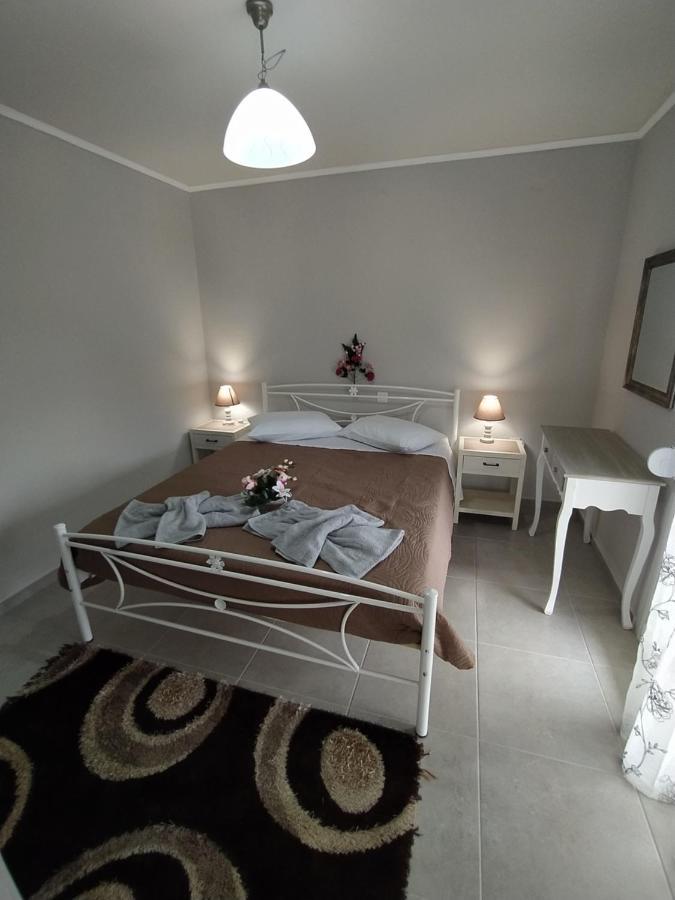 Spiros Full House In Marathias Apartment Exterior foto
